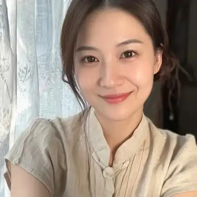 侯晨